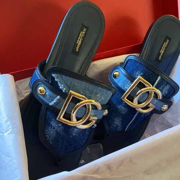 COPY - Dolce & Gabbana logo-plaque thong-strap sandals